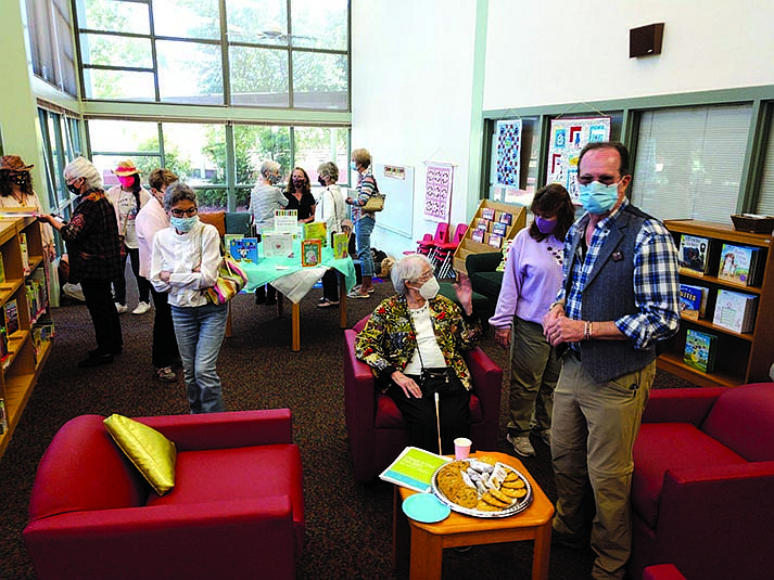 People gather for the grand opening of the Sedona Public Library in the Village of Oak Creek on Nov. 4, 2021. (Sedona Library/Courtesy)