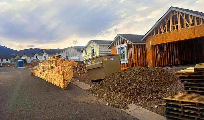 Builders can’t build houses fast enough for the local housing market in the Verde Valley. Verde Independent/Vyto Starinskas)