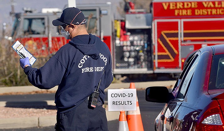 A free testing program was set up at the Cottonwood Fire Department station on Tuesday, Jan 4, 2022. (Verde Independent/Vyto Starinskas)