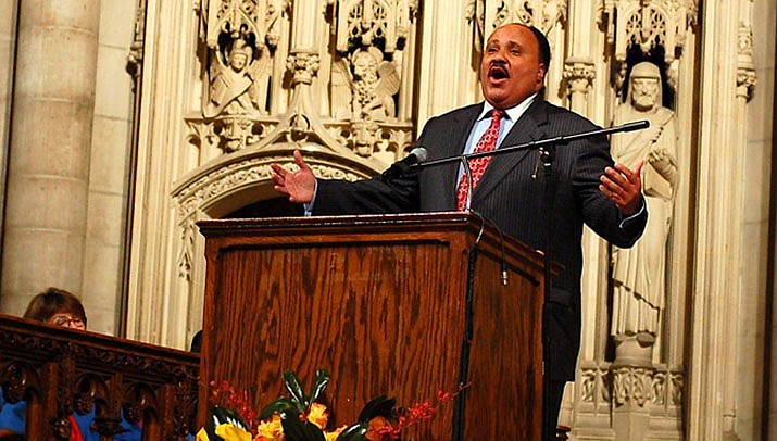 Martin Luther King III, in a speech delivered in Phoenix this past weekend, said U.S. Sen. Kyrsten Sinema (D-Arizona) will not be remembered kindly by history due to her refusal to change the Senate’s filibuster rule to allow passage of voting rights legislation. (Photo by Max Talbot-Minkin, cc-by-sa-2.0, https://bit.ly/3tAxvhR)