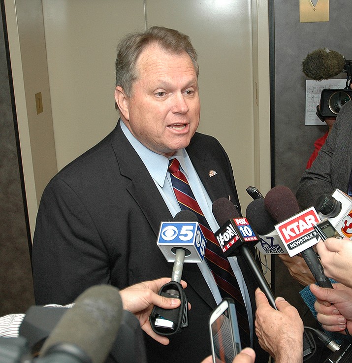 Former Mesa Mayor Scott Smith campaigning for governor in 2014. (Howard Fischer/Capitol Media Services file photo)