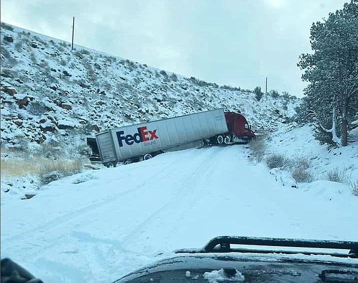 Snowfall closes Interstate 40 segments in northern Arizona Williams