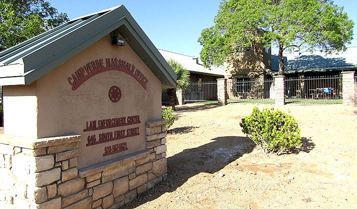 A split vote by the Camp Verde Town Council Wednesday placed the marshal’s office directly under the authority of the council rather than the responsibility of the town manager. (The Verde Independent/Lo Frisby)