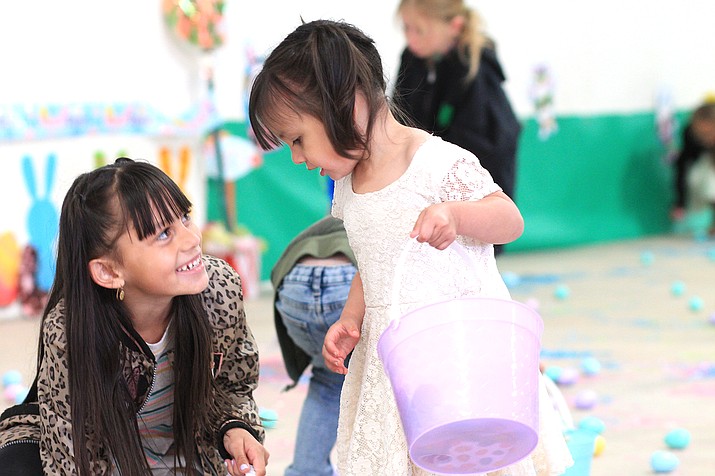 Families and friends gather April 16 at the Williams Recreation Center for an Easter egg hunt. (Loretta McKenney/WGCN)