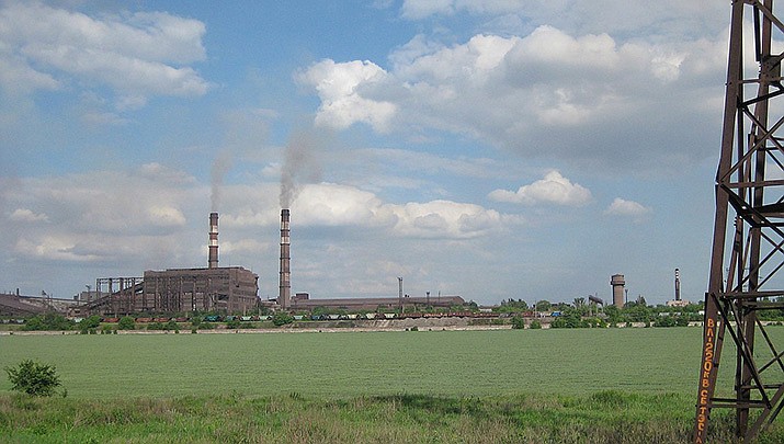 Ukraine evacuated more civilians from the steel mill in Mariupol where they have been shelter on Saturday, May 6. The Azovstal steel plant is pictured. (Photo by Dwilkens, cc-by-sa-4.0, https://bit.ly/3y8Cad3)
