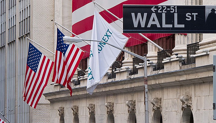 Stock indexes on Wall Street ended a choppy day of trading with a mixed finish Tuesday, after an afternoon rally in technology companies helped reverse an early slide.  (Photo by Carlos Delgado, cc-by-sa-3.0, https://bit.ly/3102ok3)