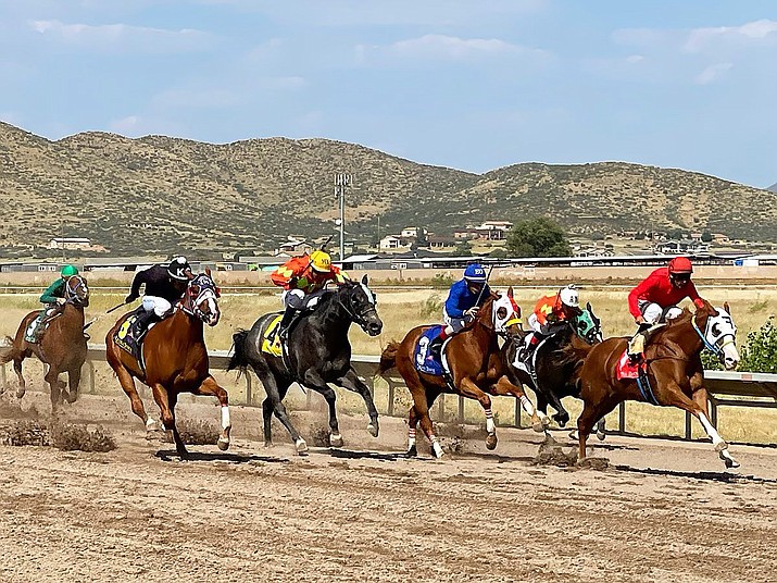 Arizona Downs kicks off 2022 summer season with live racing on Mondays