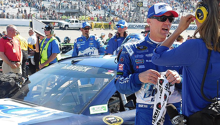 NASCAR veteran Kevin Harvick won for the first time in nearly two years, and became the 15th driver to post a win this season, when he held off Denny Hamlin to prevail at Michigan International Speedway on Sunday, Aug. 7. (Photo by Zach Catanzareti, cc-by-sa-2.0, https://bit.ly/3xiCsxA)