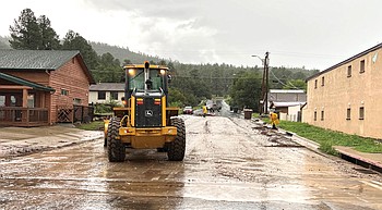 Heavy monsoon activity causes flooding in Williams photo