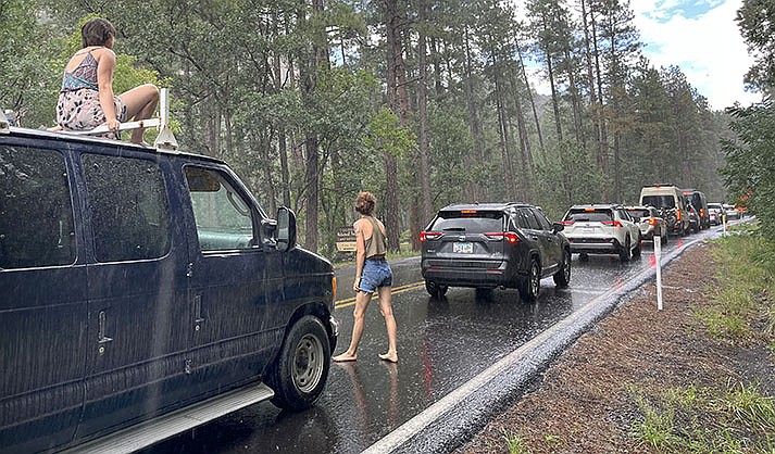 Motorist have found themselves delayed by a traffic jam at an automated traffic light while heading north in Oak Creek Canyon on State Route 89A Sunday, Aug. 28, 2022. (VVN/Vyto Starinskas)