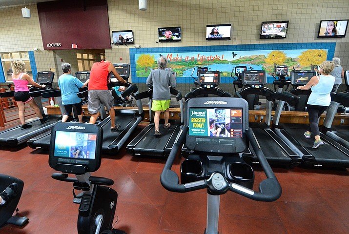 The Cottonwood Recreation Department raised it fees to offset the rising costs. People work out at the gym on Tuesday, September 13, 2022. (VVN/Vyto Starinskas)