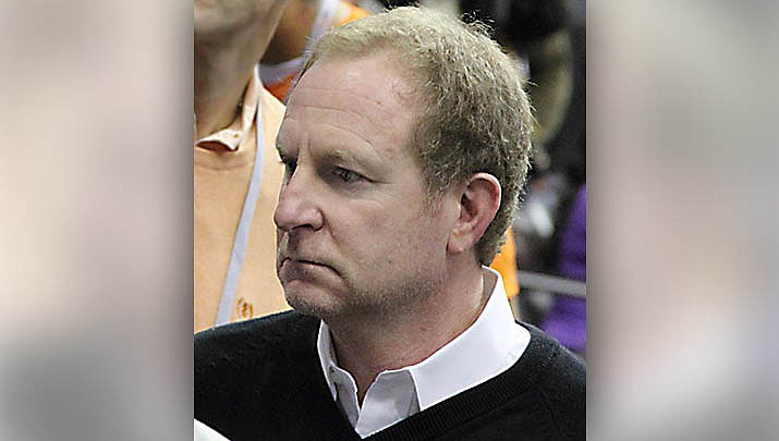 Phoenix Suns vice chairman Jahm Najafi called Thursday for team owner Robert Sarver to resign, saying there should be “zero tolerance” for lewd, misogynistic and racist conduct in any workplace. Sarver is pictured. (Photo by Mwinog2777, cc-by-sa-3.0, https://bit.ly/3BFRgby)