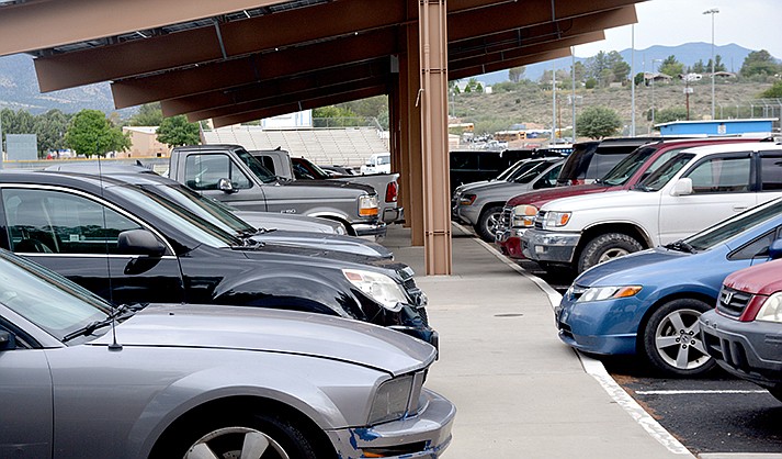The Camp Verde High School parking lot is not a good place to bring illegal drugs. (VVN/ Raquel Hendrickson)