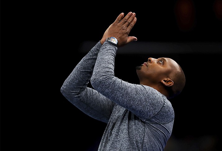 Memphis coach Penny Hardaway gestures during an NCAA college basketball game against Tulsa on Tuesday, Jan. 4, 2022, in Memphis, Tenn. The NCAA’s Independent Accountability Resolution Process put Memphis on three years of probation with a public reprimand on Tuesday, Sept. 27, 2022, but declined to punish Tigers coach Penny Hardaway or hand down an NCAA Tournament ban. (Patrick Lantrip/Daily Memphian via AP, File)