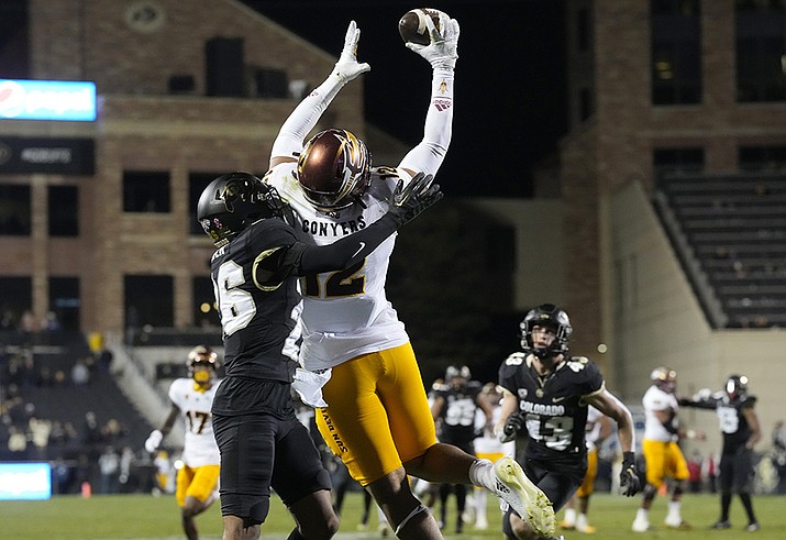 Arizona State tight end Jalin Conyers, right, pulls in a pass for a touchdown as Colorado cornerback Jason Oliver defends in the second half of an NCAA college football game Saturday, Oct. 29, 2022, in Boulder, Colo. (David Zalubowski/AP)