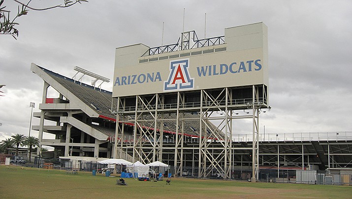 Nakia Watson scored two touchdowns and Washington State intercepted four Jayden de Laura passes in a 31-20 win over Arizona at Wildcat Stadium in Tucson, pictured here. (Photo by Ken Lund, cc-by-sa-2.0, https://bit.ly/3gZLA4h)
