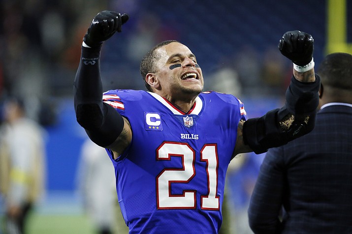 Buffalo Bills safety Jordan Poyer acknowledges the fans after a game against the Cleveland Browns, Sunday, Nov. 20, 2022, in Detroit. (Duane Burleson/AP)