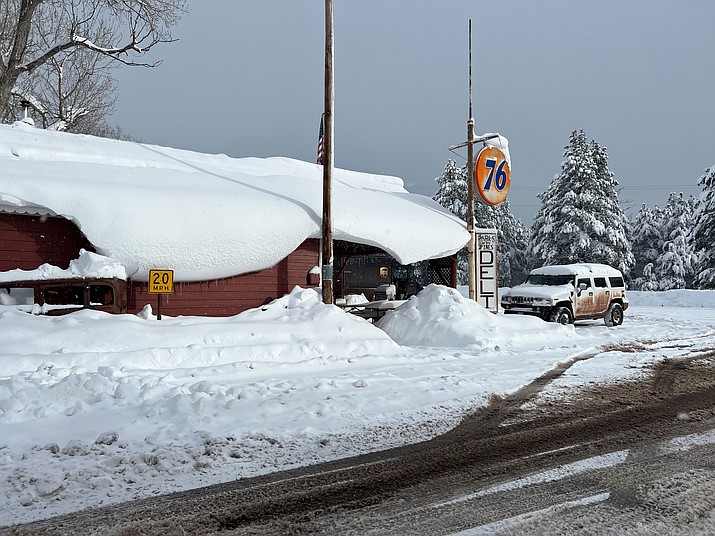 The Parks Deli is still open despite the area receiving over 3 feet of snow. (Wendy Howell/WGCN)