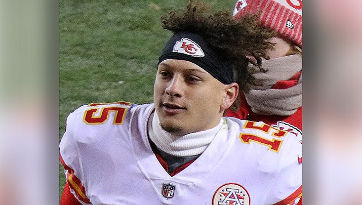 Kansas City Chief’s quarterback Patrick Mahomes is expected to start Sunday’s AFC title game against the Cincinnati Bengals. (Photo by Jeffrey Beall, cc-by-sa-4.0, https://bit.ly/33rzYxp)