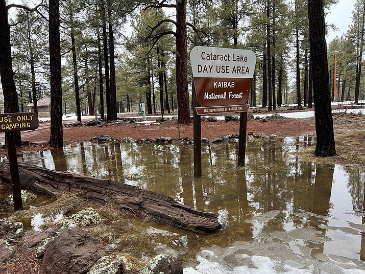 Rainfall and snowmelt is causing flooding throughout Arizona. (Wendy Howell/WGCN)