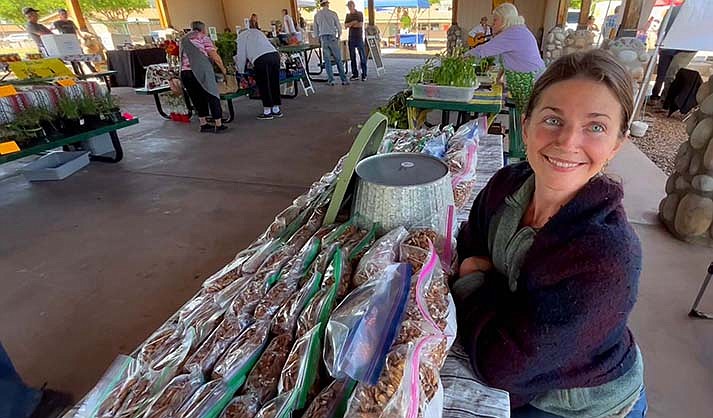 Shoppers showed up Saturday, May 13, 2023, for the opening morning of the market’s 20th anniversary the Verde Valley Farmers Market.  (VVN/Vyto Starinskas)