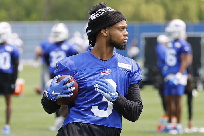 Buffalo Bills defensive back Damar Hamlin (3) works out during practice in Orchard Park, N.Y., Tuesday May 23, 2023. (Jeffrey T. Barnes/AP)