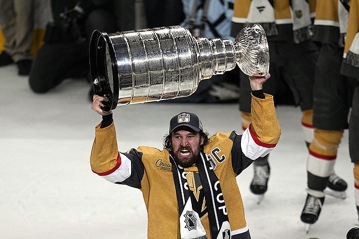 https://westernnews.media.clients.ellingtoncms.com/img/photos/2023/06/13/Knights_Stanley_Cup_t715.jpg?529764a1de2bdd0f74a9fb4f856b01a9d617b3e9