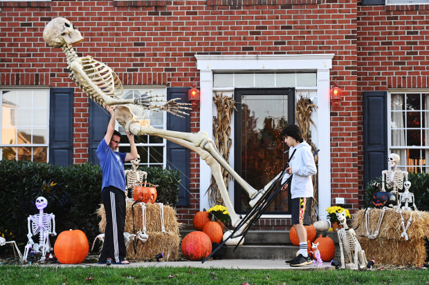 Study shows Halloween decorations are not a big priority in Arizona