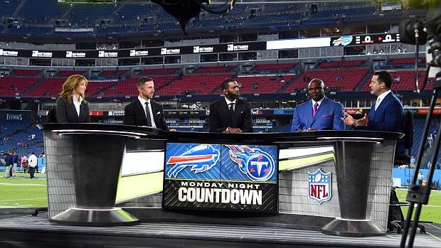 Scott Van Pelt to Host Monday Night Countdown as ESPN Signs Seven