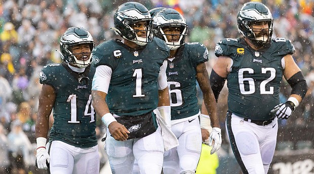 Philadelphia Eagles: A return to kelly green jerseys?