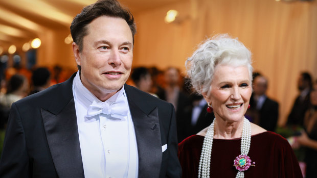 Famed Biographer Reveals Elon Musk's 'Lasting Psychological Scars ...