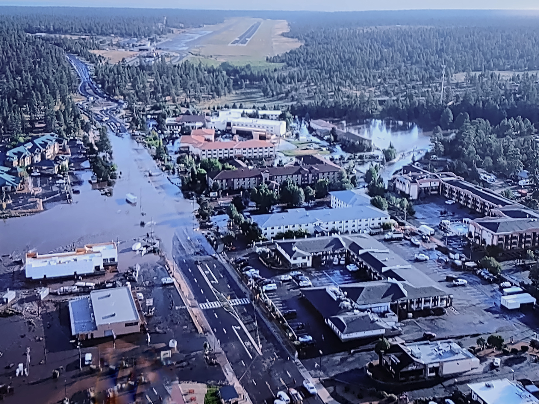 Road to Grand Canyon reopens after flash floods in Tusayan; boil water