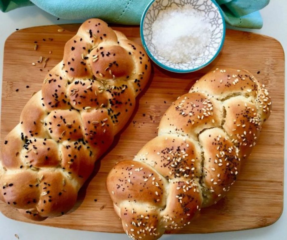 10 Traditional Rosh Hashanah Recipes to Celebrate Jewish New Year | The ...