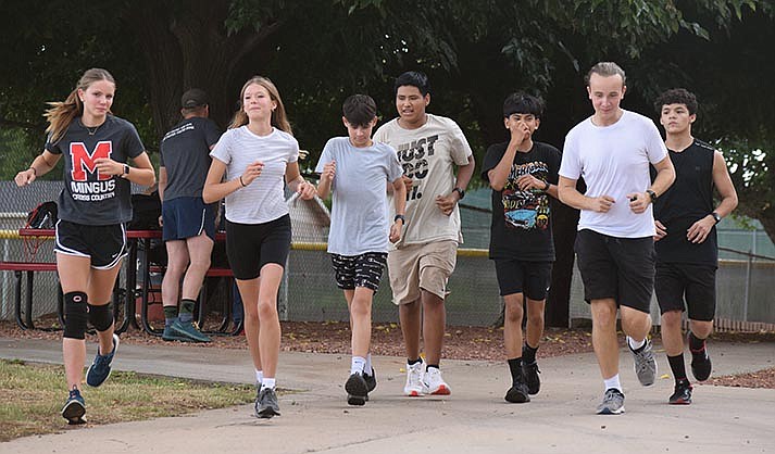 Mingus cross country has seven runners across the boys’ and girls’ teams this season. (VVN/Paige Daniels)