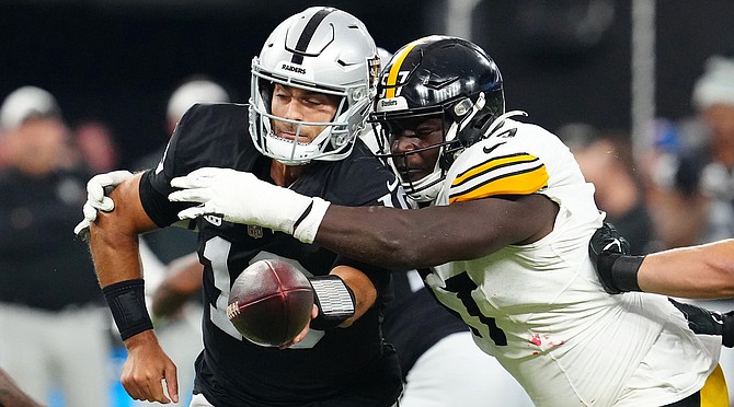 Steelers-Raiders Slog Showed the Limited Ceilings for Both Teams - Sports  Illustrated