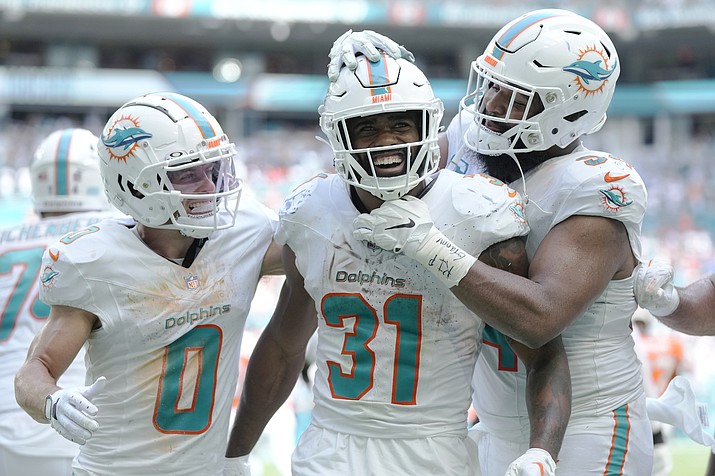 NFL roundup: Dolphins score most points since 1966; Cardinals shock Cowboys, NFL