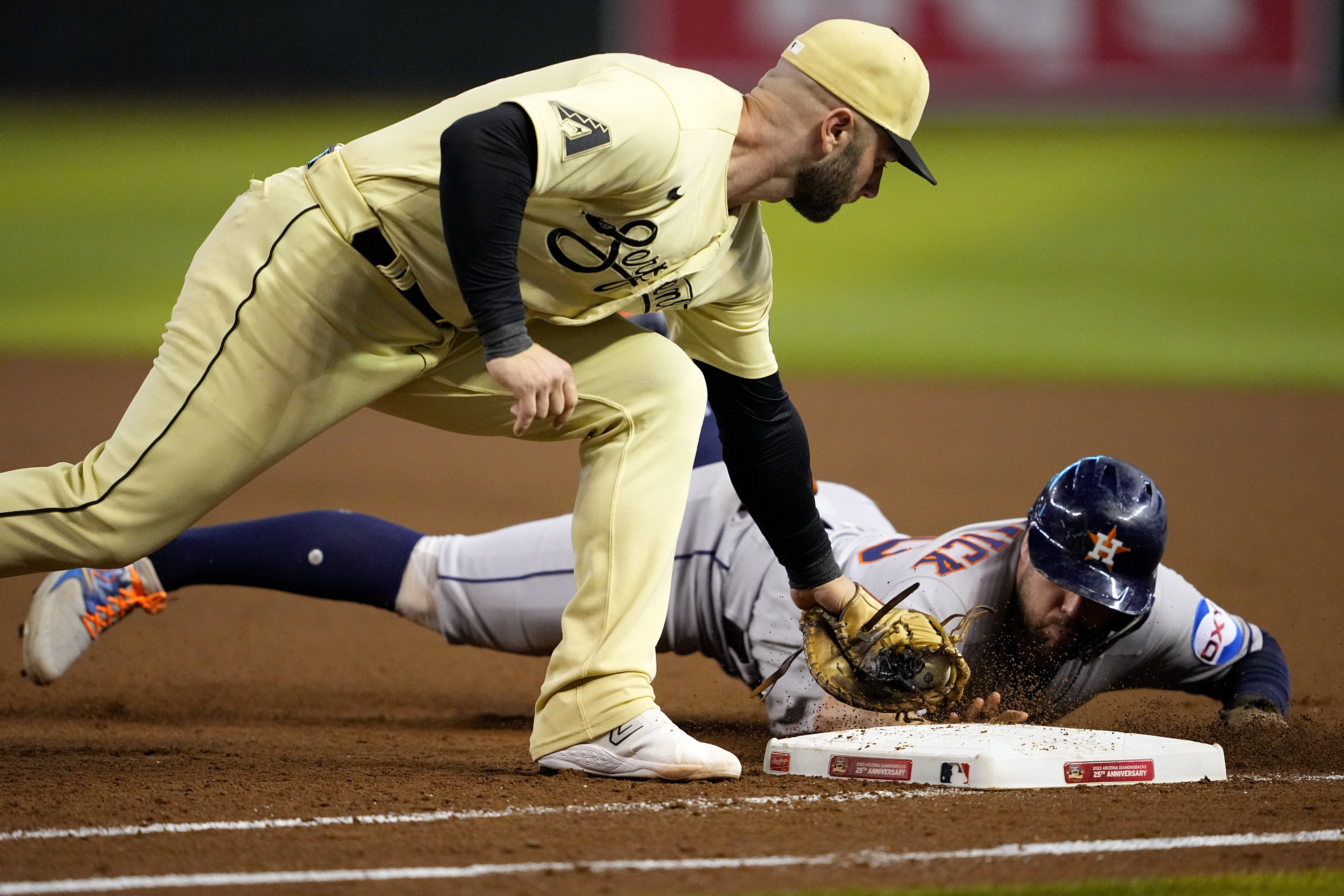 MLB: Urquidy pitches Astros to crucial 2-1 win over Diamondbacks