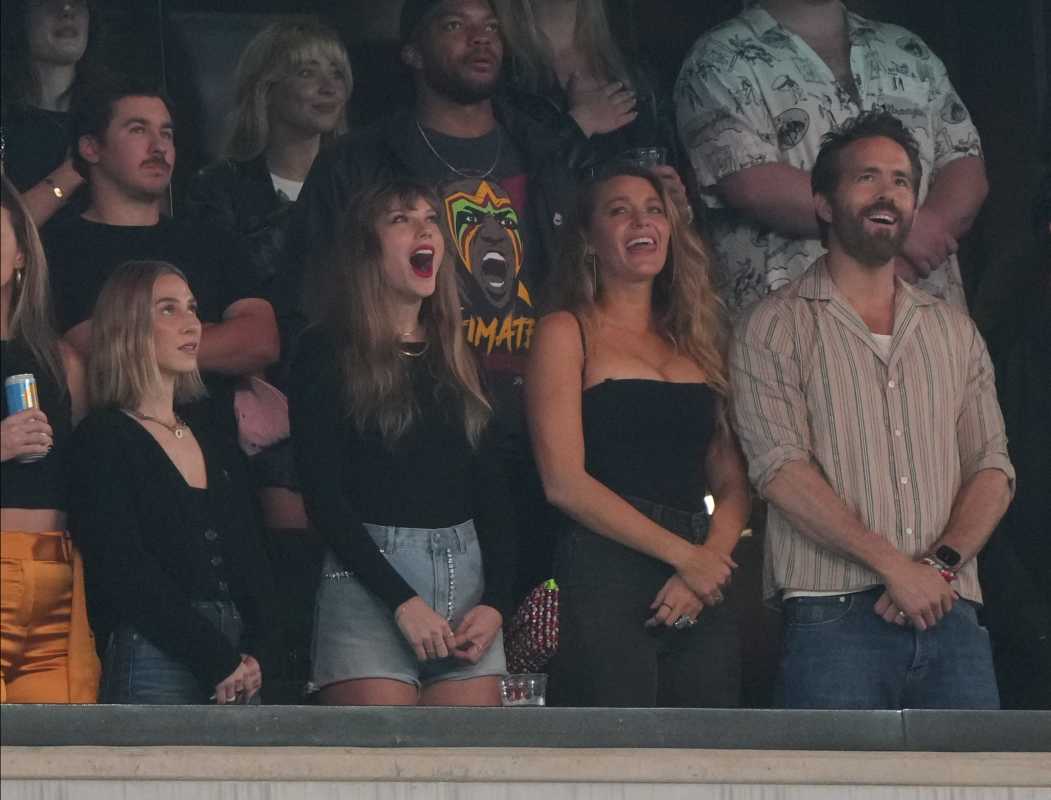 Giants Fans Loudly Booed Taylor Swift Ad at MetLife Stadium During Ugly MNF  Loss to Seahawks, Williams-Grand Canyon News