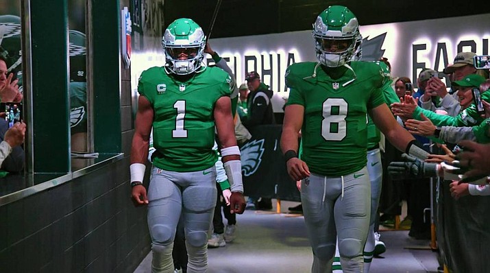 Eagles reveal Kelly green throwback uniforms