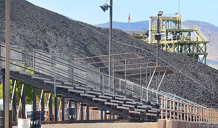 The slag pile is seen from the Verde Valley Fairgrounds parking lot on Wednesday, Oct. 25, 2023. The slag is not owned by the fairgrounds, but is on its property. (VVN/Vyto Starinskas)