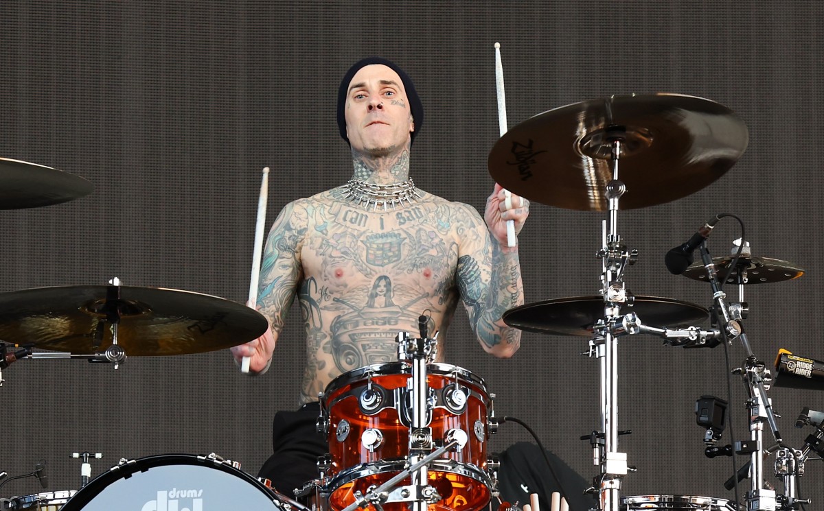 Fans Roast Travis Barker for Drumming in the Delivery Room The