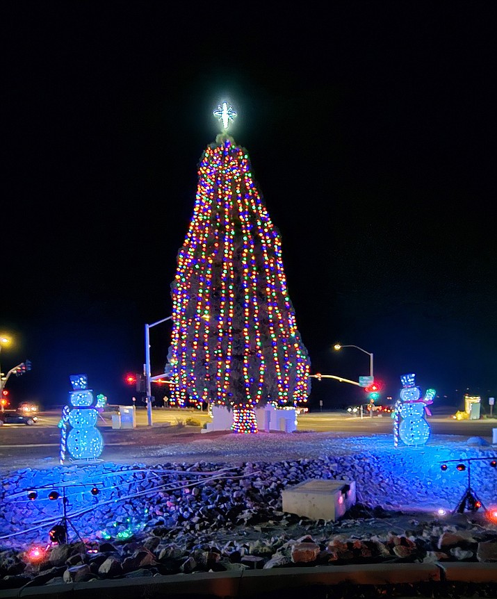 Pictured is the Prescott Valley Country Club Christmas tree located on Highway 69. (Debra Winters/Tribune)
