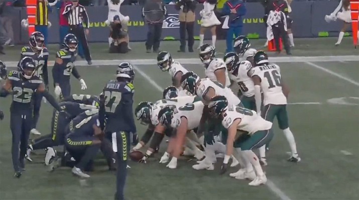 Refs Flag Jason Kelce for Costly False Start, and NFL Fans Were Fuming |  The Daily Courier | Prescott, AZ