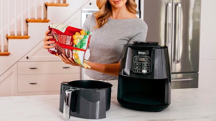 https://westernnews.media.clients.ellingtoncms.com/img/photos/2023/12/18/ninja-af101-air-fryer-amazon-sale_jXAUioj_t715.jpg?529764a1de2bdd0f74a9fb4f856b01a9d617b3e9