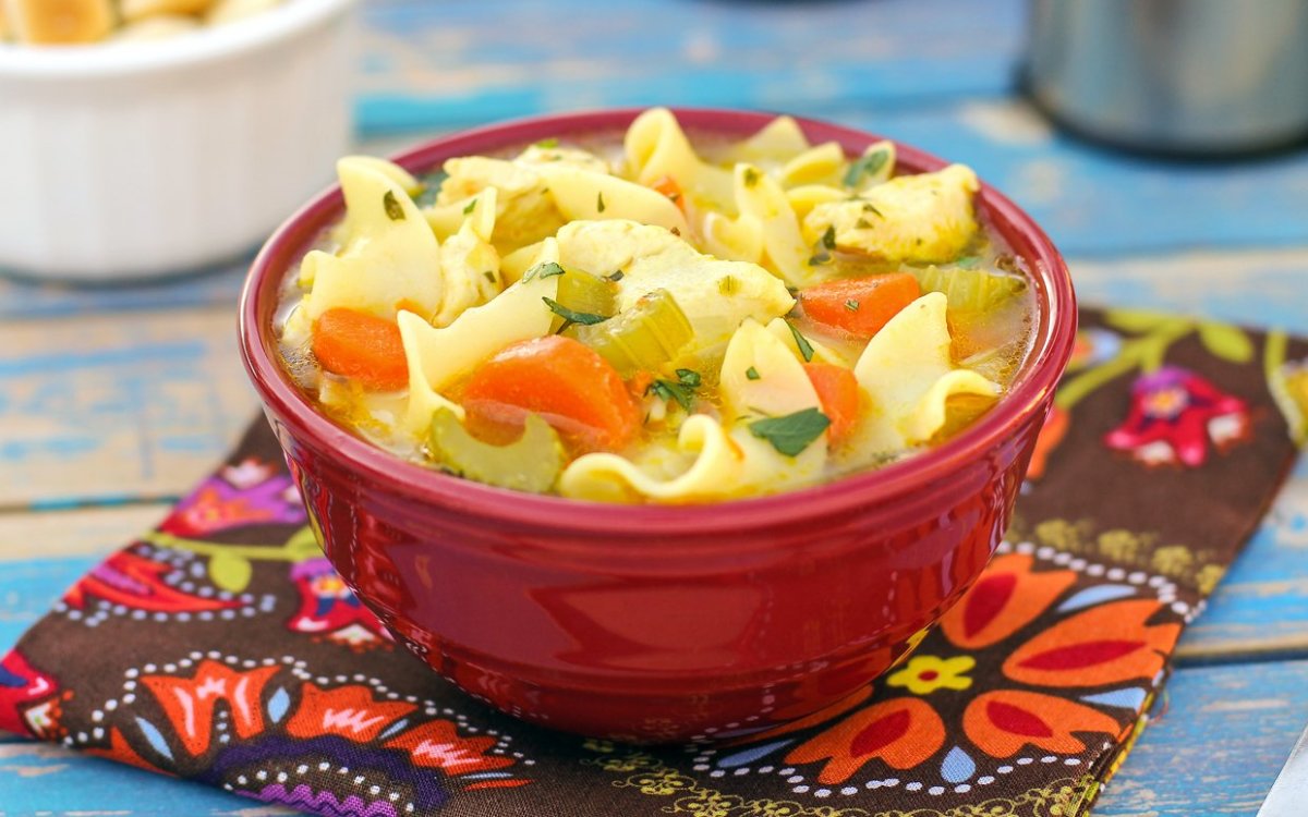 https://westernnews.media.clients.ellingtoncms.com/img/photos/2024/01/03/homestyle-chicken-noodle-soup-parade_1UQkHtE.jpg