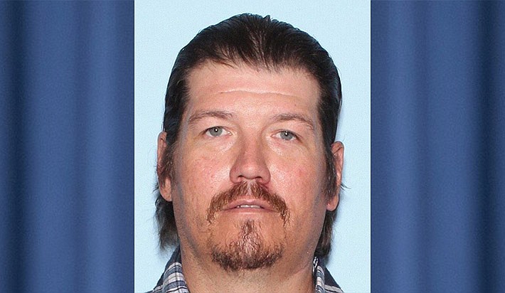 39-year-old Donald Earl Birr Jr, has been convicted of a sex offense which allows for community notification. This sex offender has advised the Yavapai County Sheriff’s Office that he will be living on E. Claybank Court in Dewey-Humboldt. This individual is not wanted by the Yavapai County Sheriff’s Office at this time.