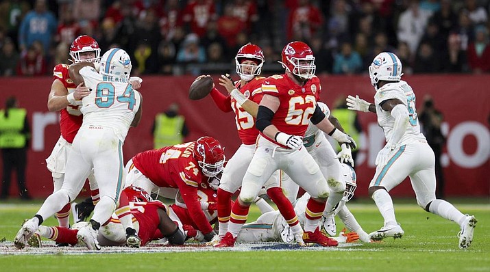 Chiefs-Dolphins Exclusively Streaming on Peacock Still Has NFL