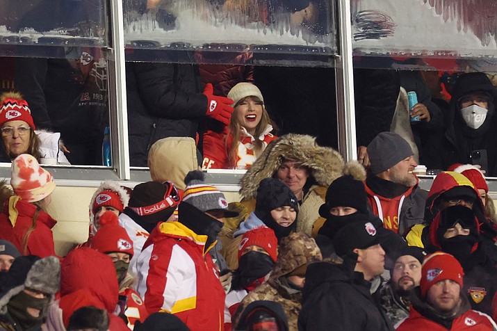 Tayvis Nation 🏈🫶🏻 on X: scott wearing a chiefs lanyard on top of an  eras tour hoodie is really summing up my entire personality for the last  few months  / X