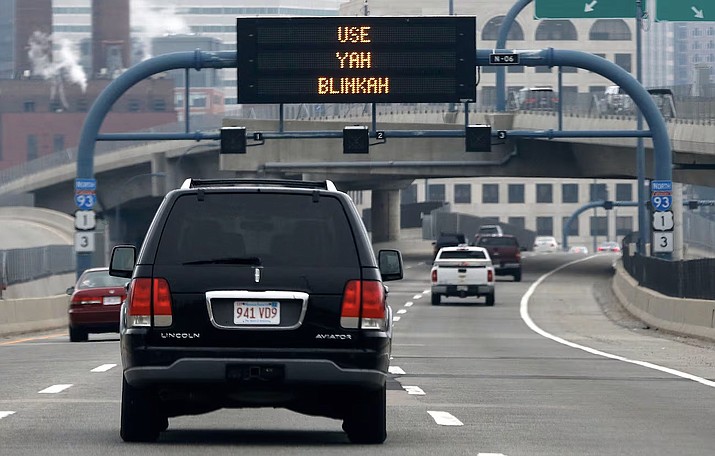 An electronic highway sign is seen on Interstate 93 in Boston, Friday, May 9, 2014. The Massachusetts Dept. of Transportation posted the message "Changing Lanes? Use Yah Blinkah" on the signs around the city. "Blinkah" is how Bostonians pronounce "blinker"(Photo/Michael Dwyer/AP)