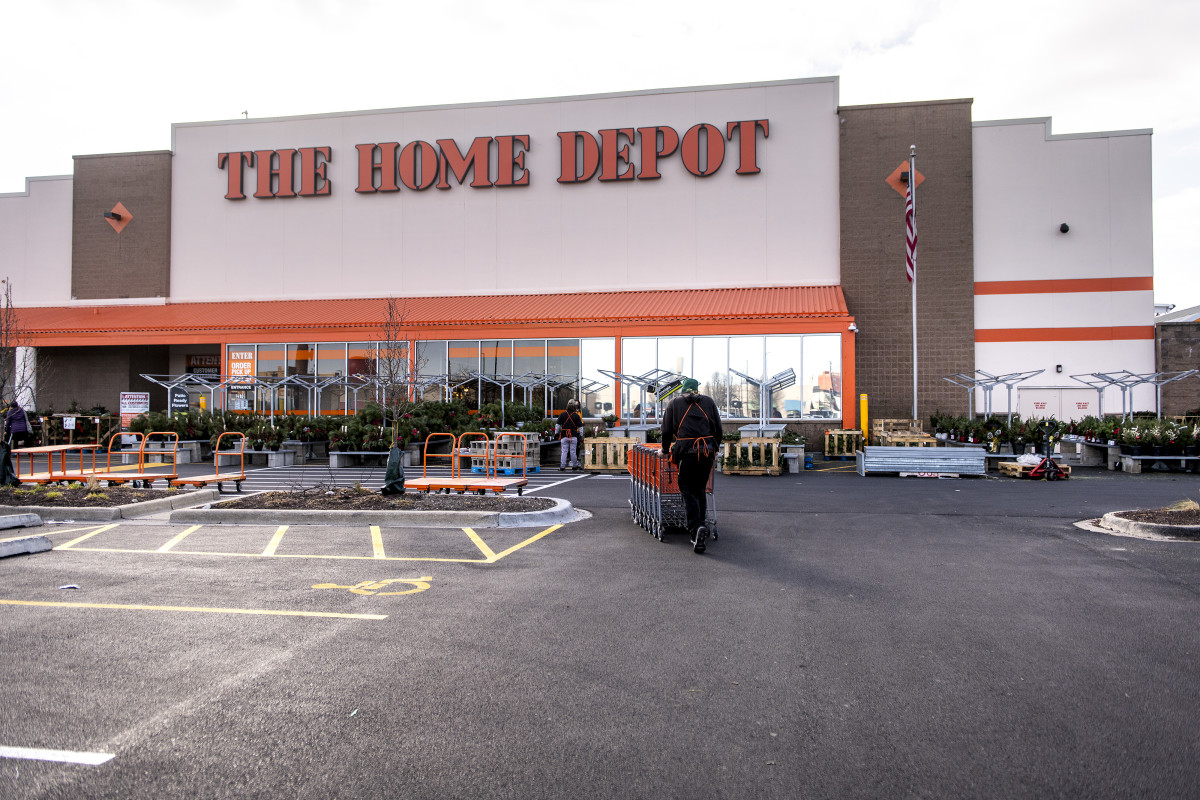 How much does Home Depot pay? Hourly wages for new employees The